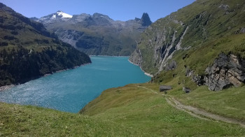 Toller Ausblick auf der Zerfreila-Stausee und das dahinter liegende Zerfreilahorn (2821 Meter).