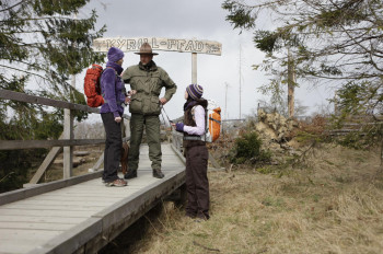 Am Kyrill-Pfad besichtigen Besucher die Schäden des Sturmes, der 2007 große Waldflächen in Südwestfalen zerstörte.