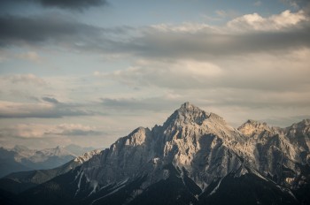 Der freistehende Gipfel der Serles ist besonders beeindruckend