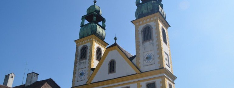 Die Kloster- und Wallfahrtskirche Maria Hilf.
