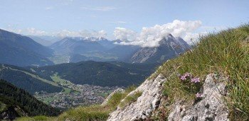 Panoramablick über die Region Seefeld - Tirols Hochplateau auf 1.200 Metern