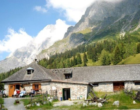 Die Schweizer Hütte wird von Sennerinnen geführt