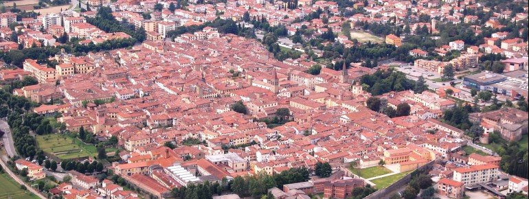 Der Ort Sansepolcro liegt in der toskanischen Provinz Arezzo, an der Grenze zu Umbrien