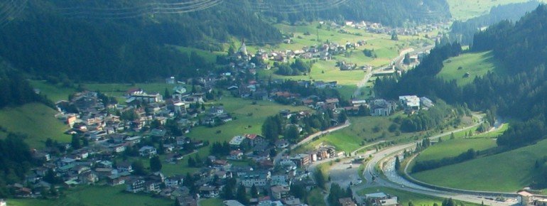 Der Ausgangspunkt St. Anton von oben