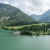 Die Wanderung eröffnet traumhafte Ausblicke auf das türkisgrüne Wasser.