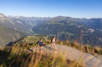 Die ausgebauten Wanderwege sind für Jung und Alt bestens geeignet.