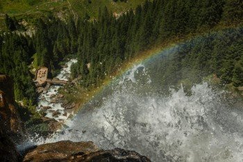 180 Meter stürzt das Wasser am Grawa Wasserfall in die Tiefe