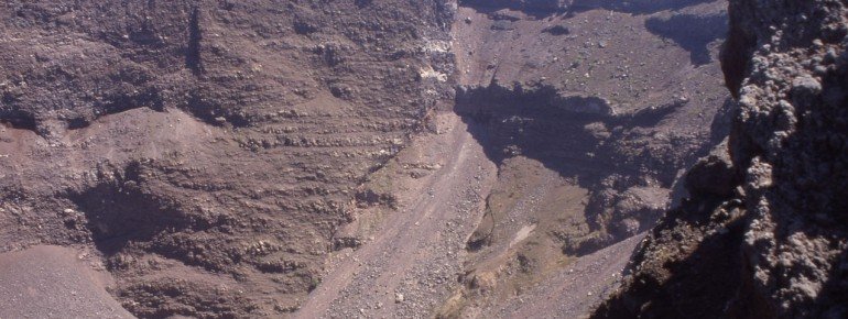 Blick in den Vesuv-Krater