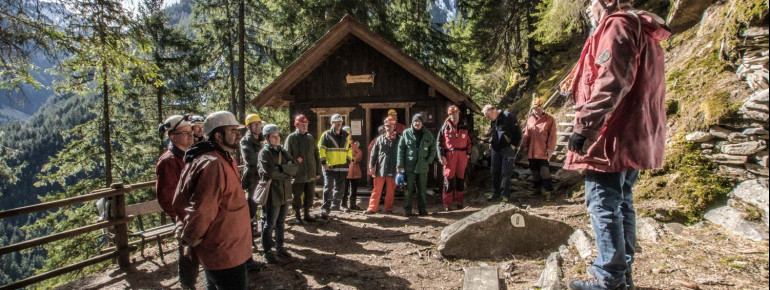 Nach dem steilen, 45 minütigen Aufstieg beim Stollen angekommen.
