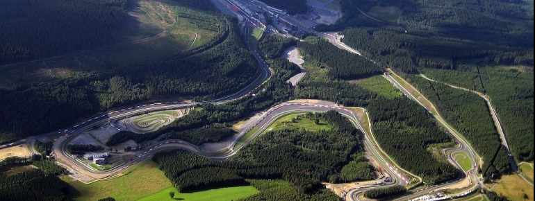 Die Rennstrecke von Spa-Francorchamps hat ein eigenes Museum im Inneren der Abtei