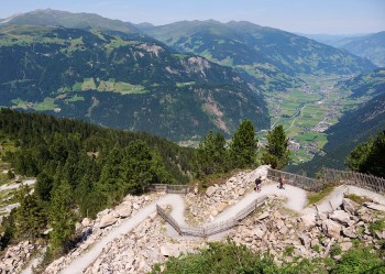 Der AlbertAdler Erlebnisweg ist für Jung und Alt geeignet.