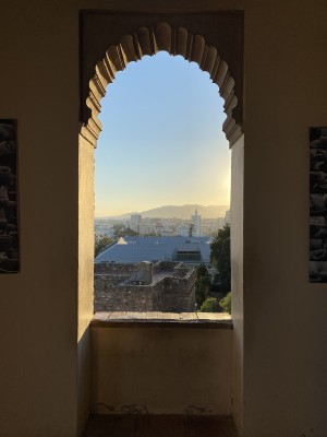 Viele Fenster und Aussichtsplattformen laden dazu ein, den Ausblick zu genießen.