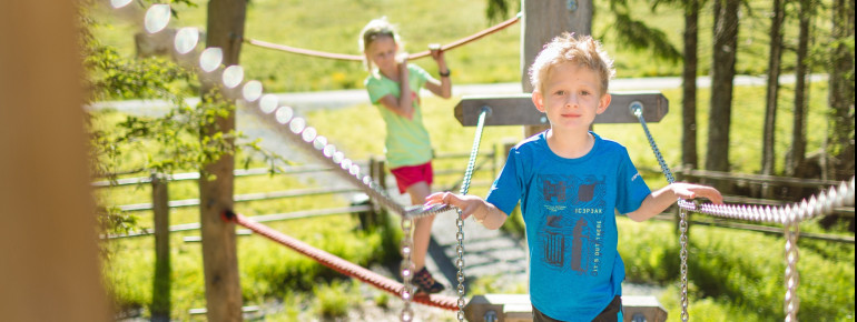 Auf den zahlreichen Spielstationen können sich die Kleinen ordentlich austoben.