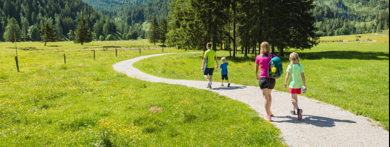 Erkunde die idyllische Gnadenalm inmitten der Radstädter Tauern.