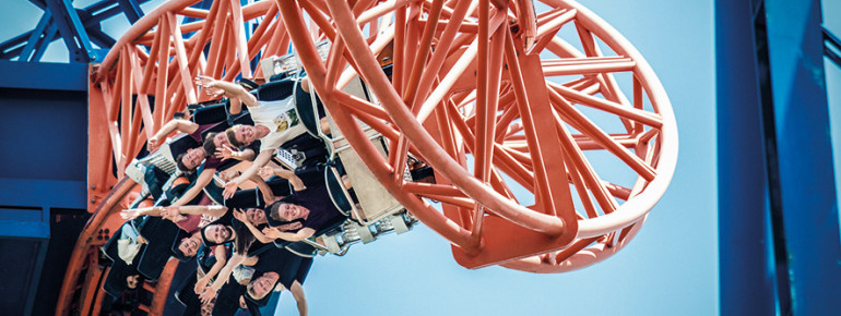 Der Sky Wheel ist die höchste Überkopf-Achterbahn Europas.