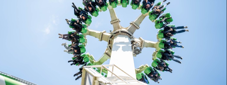 Mit 33 m Höhe ist der High Fly die größte Überkopf-Schaukel in einem deutschen Freizeitpark.