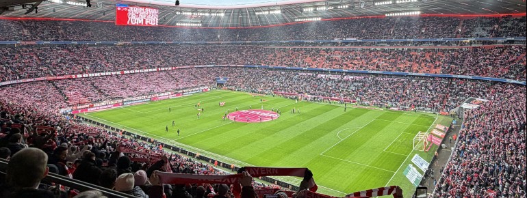 Bis zu 75.000 Zuschauer haben in der Allianz Arena platz.