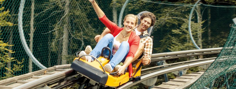 Die Ganzjahres-Rodelbahn Alpee Coaster ist 2,8 Kilometer lang.