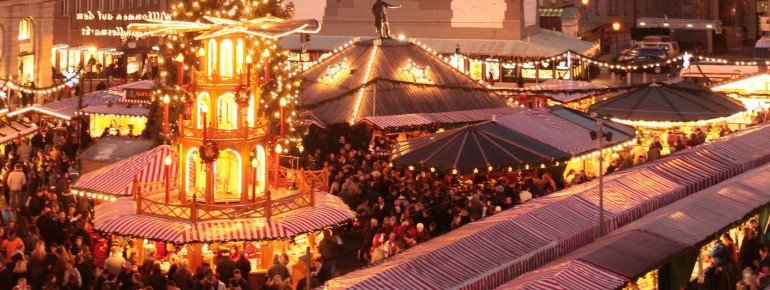 Auf dem Rathausplatz herrscht Weihnachtsstimmung