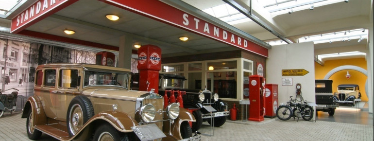 Wie auf einer Zeitreise - im Museum ist eine Tankstelle aus den 30er Jahren aufgebaut