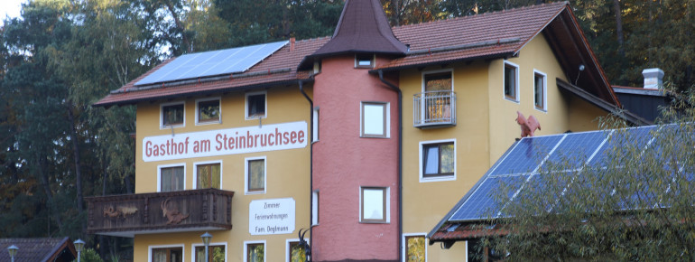 Einkehren kann man im Gasthaus.