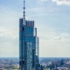 Der imposante Varso Tower erhebt sich über die Skyline Warschaus.