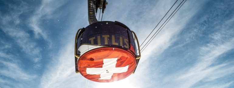 Die TITLIS Rotair Seilbahn bringt dich von Mittelstation Trübsee bis zur Bergstation des Titlis Gletscher.