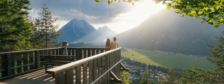Herrlicher Blick auf die Hohe Munde von der Aussichtsplattform Kurblhang