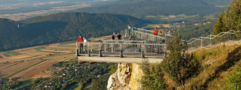 Die Aussichtsplattform ist Teil des Naturparks Hohe Wand.