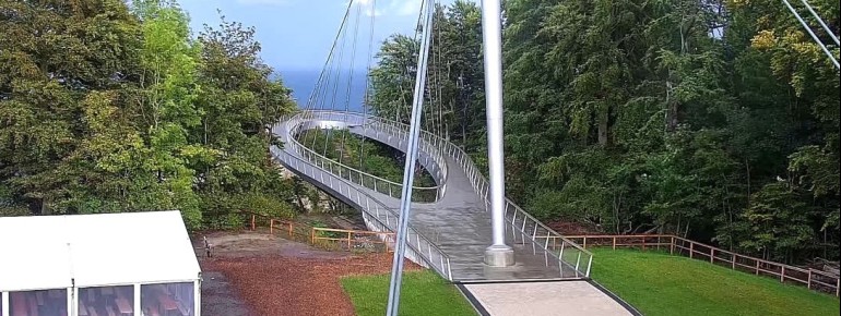 Der Skywalk Königsstuhl befindet sich im Nationalpark Jasmund auf der Insel Rügen.