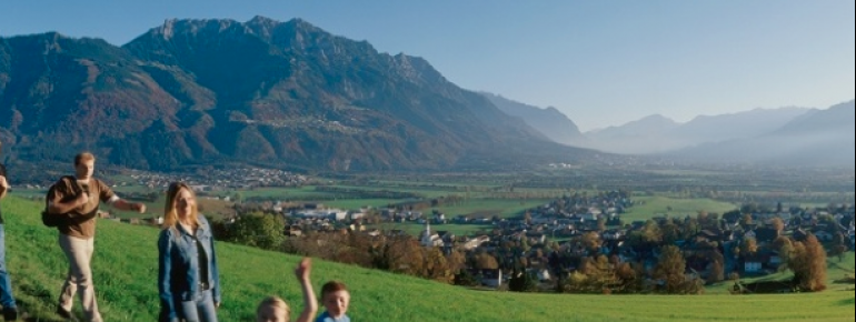 Das historische Bauwerk thront auf dem Eschnerberg
