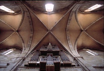 Der "Himmel" des Kaiserdoms samt einem Teil der Orgel.