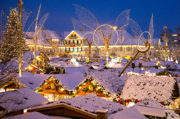 Lass dich verzaubern von der winterlichen Atmosphäre in Ludwigsburg.
