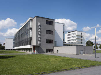 Das Bauhaus in Dessau entstand 1925-26 nach den Plänen von Bauhaus-Direktor Walter Gropius.