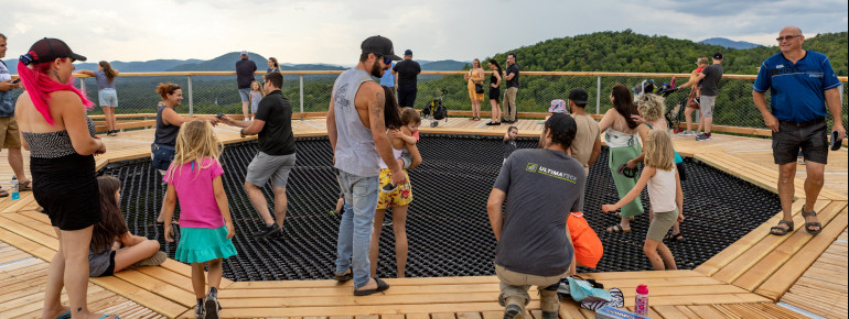 Ein Höhepunkt ist der 40 Meter hohe Aussichtsturm - mit einer 70 Quadratmeter großen Gitterliege in der Mitte.