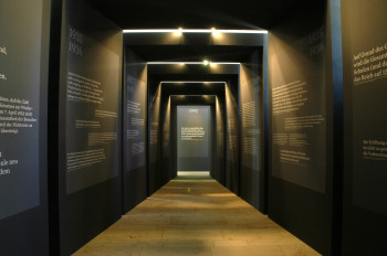 Blick in die Ausstellung "Die jüdische Schule in Bayern"