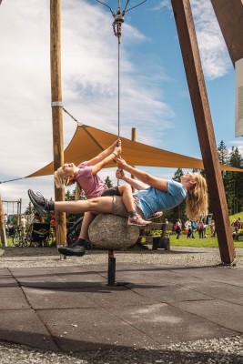 Ein großer Spielplatz mit verschiedenen Elementen darf natürlich ebenfalls nicht fehlen am Asitz in Leogang.