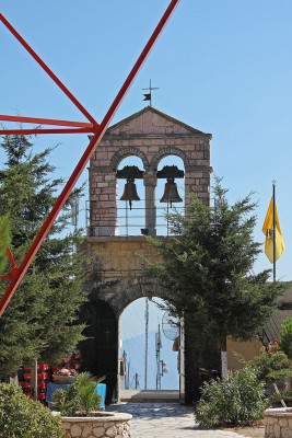 Das Tor zum Klostergelände auf dem Berg