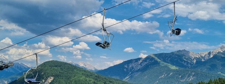 Mit dem Sessellift geht’s hinauf zum Katzenkopf – Sommer wie Winter ein beliebtes Ziel.