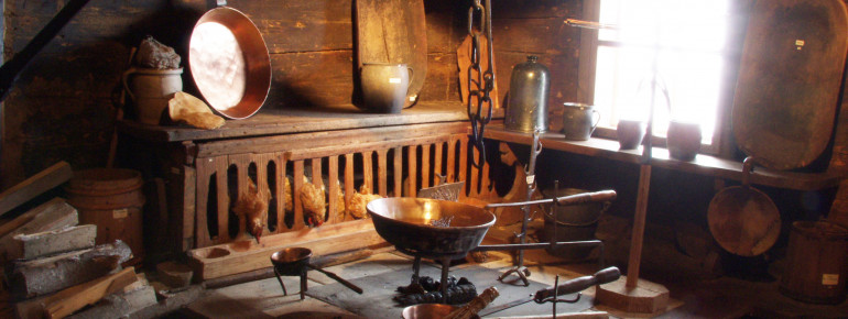 Die uralte Rauchküche mit Herd