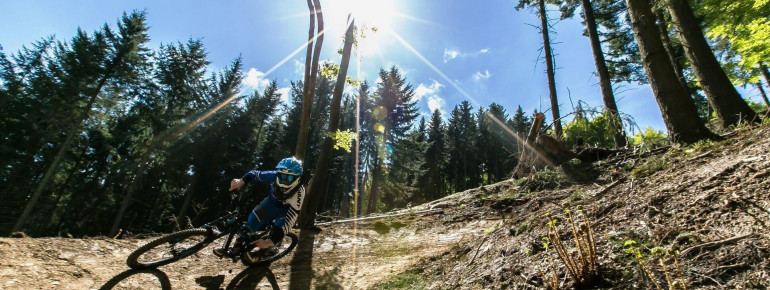 Im gesamten Bikepark gilt Helmpflicht.