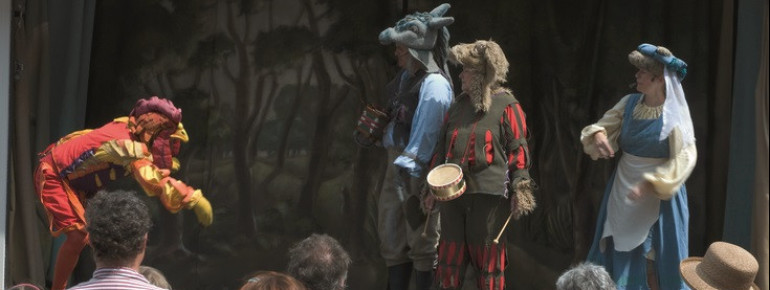 Die Aufführung des Theaterspiels Die Bremer Stadtmusikanten auf dem Domshof ist kostenlos.