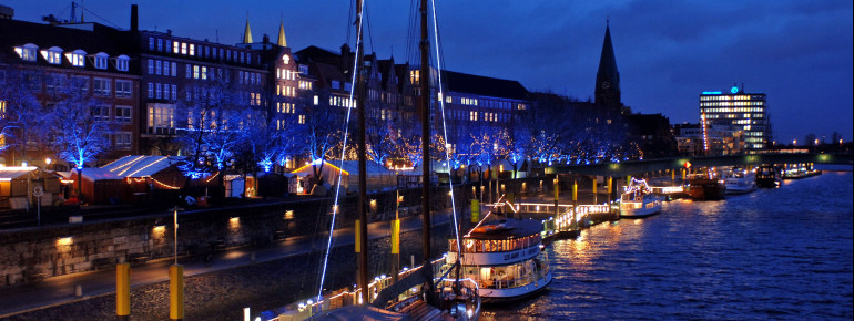 Direkt an der Weser gelegen herrscht auf dem Schlachte-Zauber winterlich maritimes Flair.