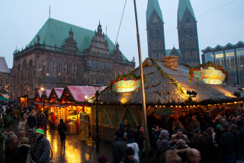 Der Bremer Weihnachtsmarkt findet auf dem Marktplatz zwischen Rathaus und Dom statt.