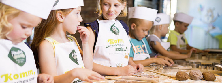 In der eigenen Kinder-Backstube können Kinder ihrer Kreativität freien Lauf lassen.