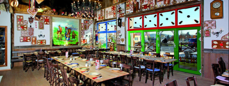 Im Knusperhäuschen kann man die gebackenen Spezialitäten des Hauses probieren.