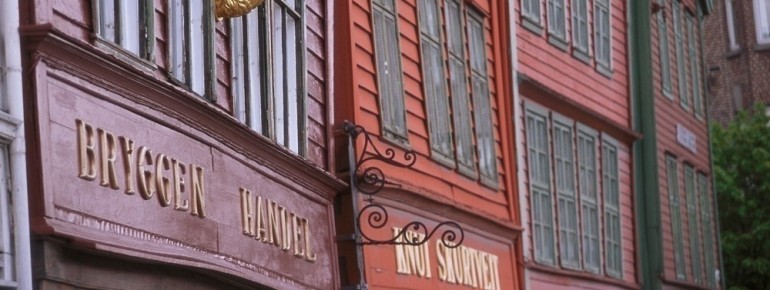 Detailaufnahme der Holzarchitektur