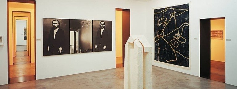 Auch zeitgenössische Kunst wird hier ausgestellt