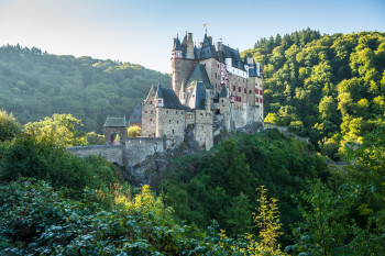Die Burg Eltz ist eine der bekanntesten Burgen Deutschlands.