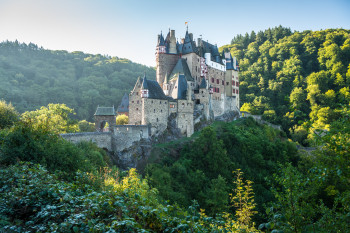 Die Burg Eltz ist eine der bekanntesten Burgen Deutschlands.